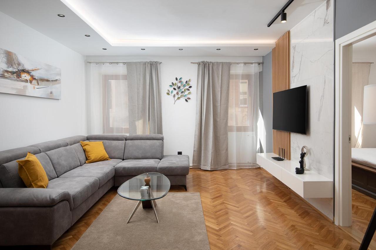 Sena Luxury